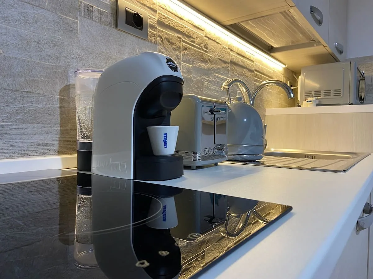 [Loft Comodo ed Elegante] • Wi-Fi e Parcheggio foto 8