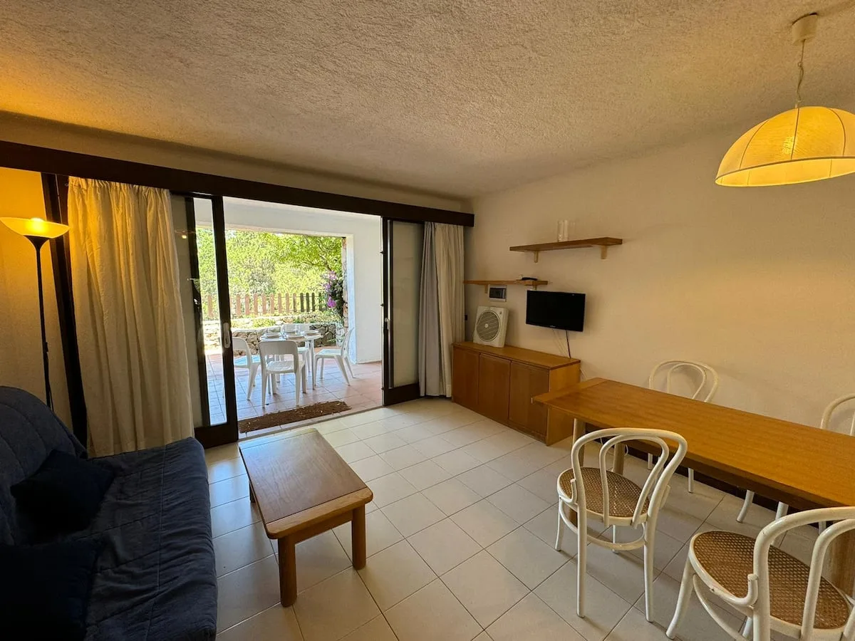 Appartamento con terrazza e piscina foto 8