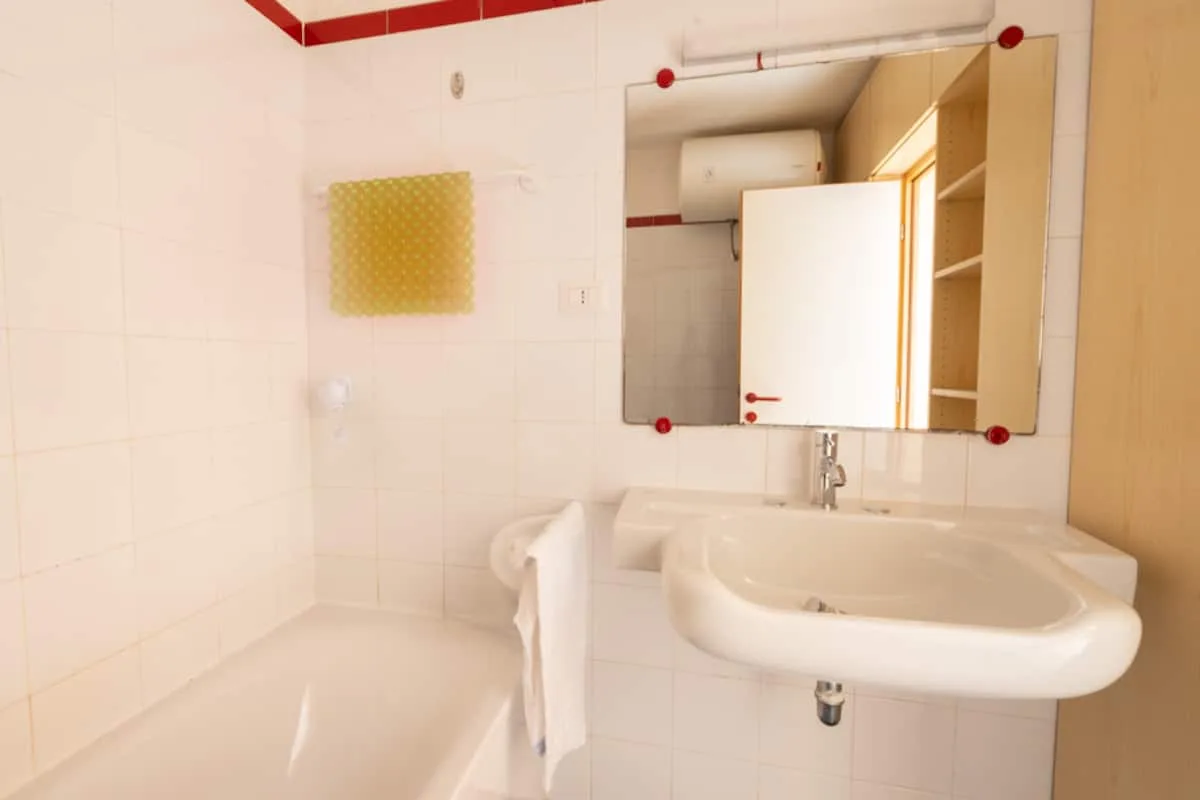 [Piscina-Centro] A due passi dal Porto Turistico foto 17